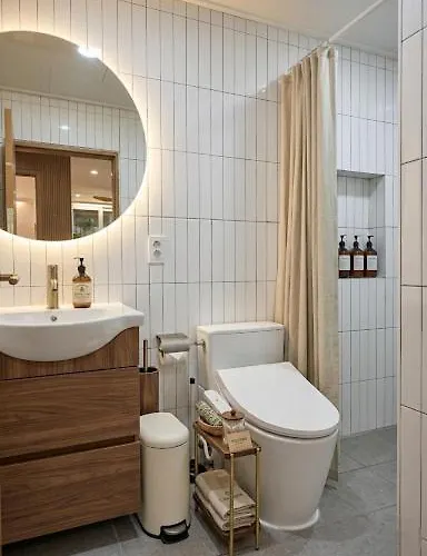 Sinchon Mapo 3 Bed, 3 Min To Station 2 Bedroom 1 Bath ソウル特別市