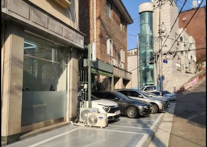 ゲストハウス Sinchon Mapo 3 Bed, 3 Min To Station 2 Bedroom 1 Bath